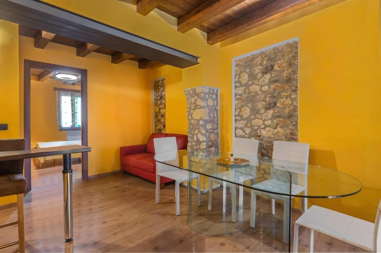 Apartment Stylish 2 Bedroom With Balcony Verona