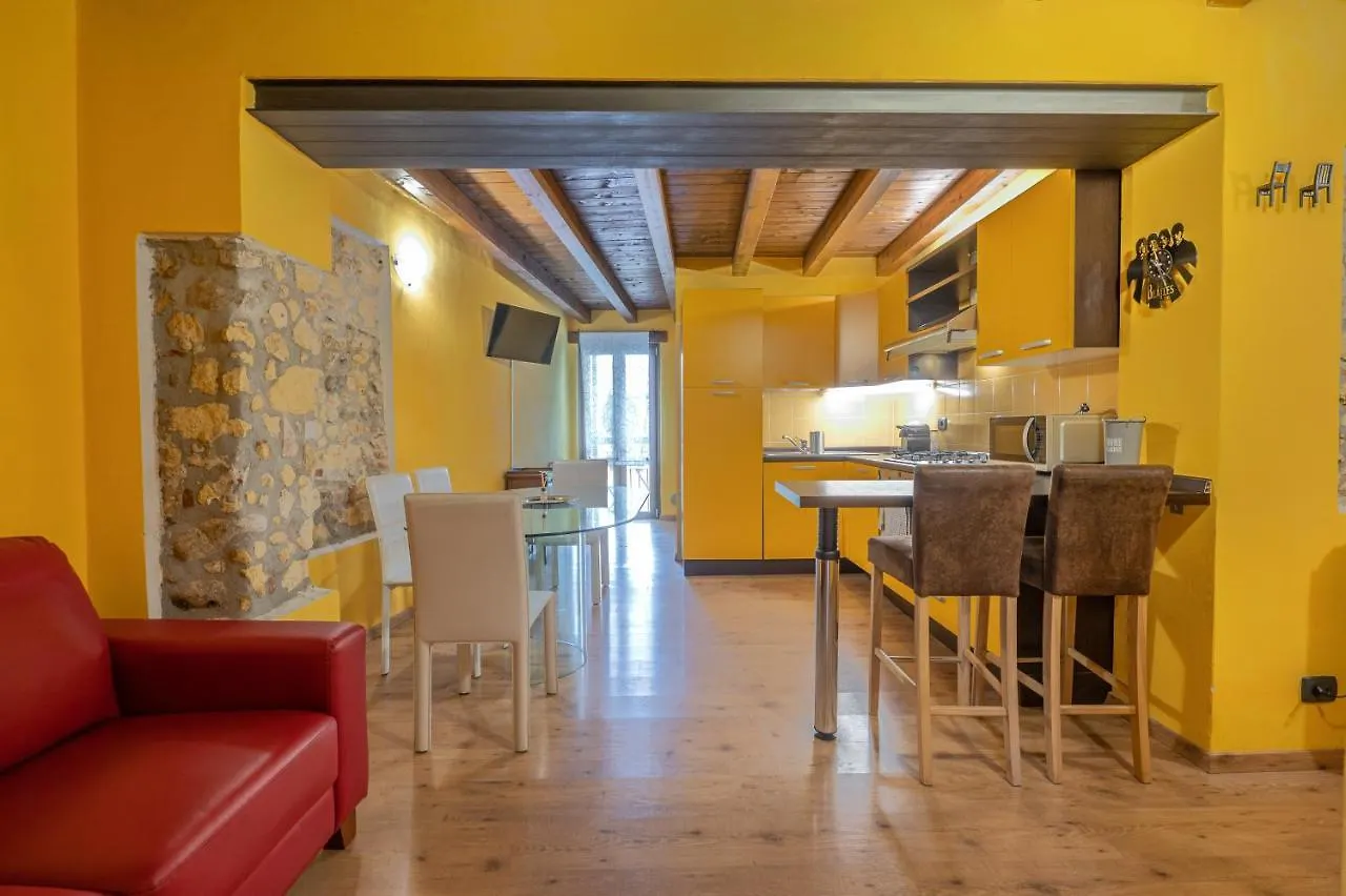 Stylish 2 Bedroom With Balcony Verona Italy